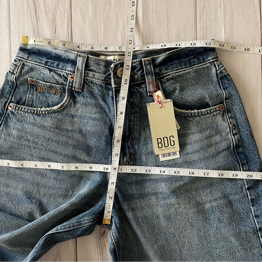 NWT BDG Logan Loose Barrel Jeans Women’s 27 Blue Denim Buckle Baggy Boyfriend - Picture 14 of 16